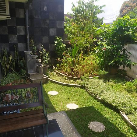 Endah Homestay Syariah ปูร์โวเคอร์โต ภายนอก รูปภาพ