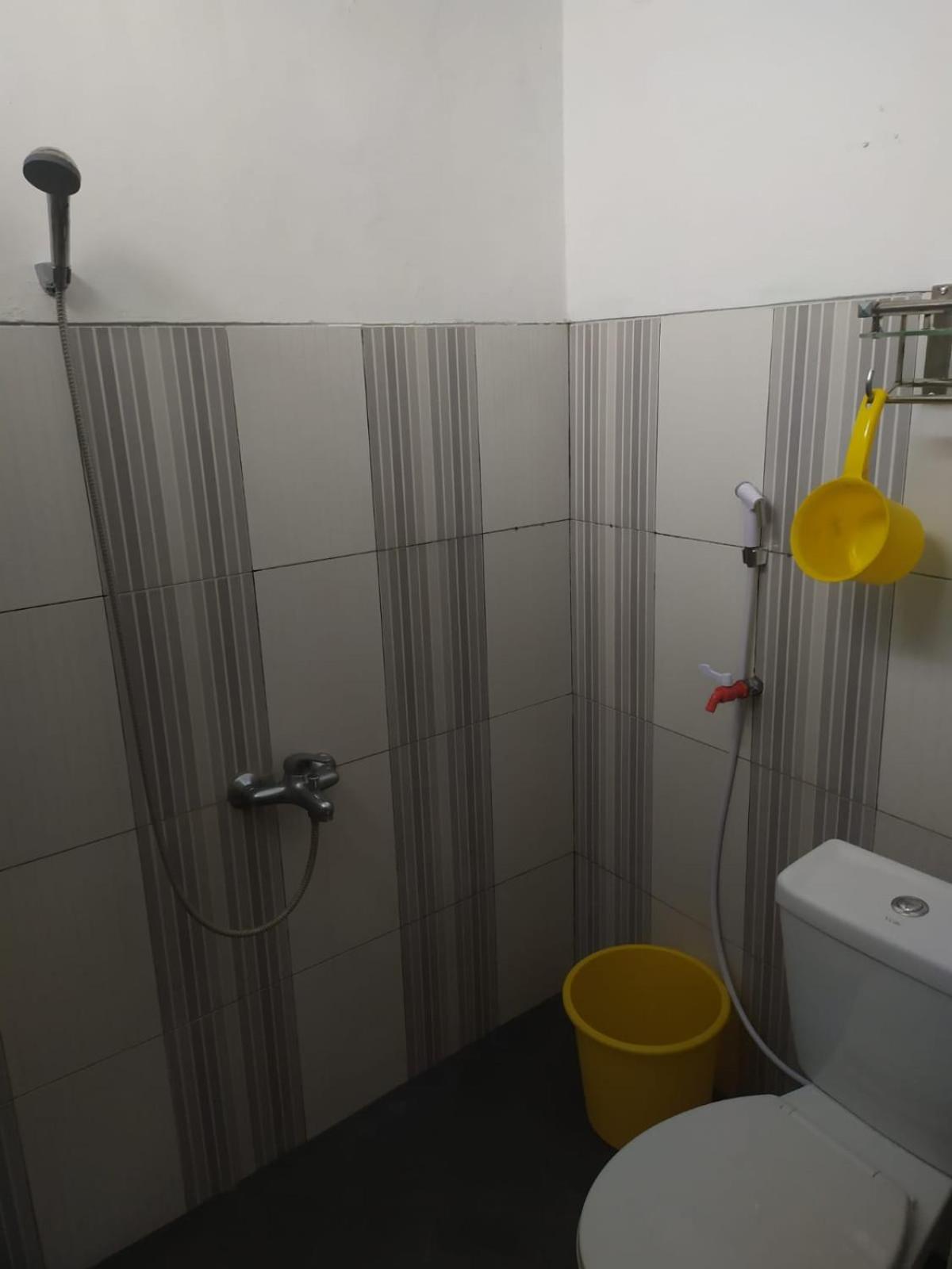 Endah Homestay Syariah ปูร์โวเคอร์โต ภายนอก รูปภาพ
