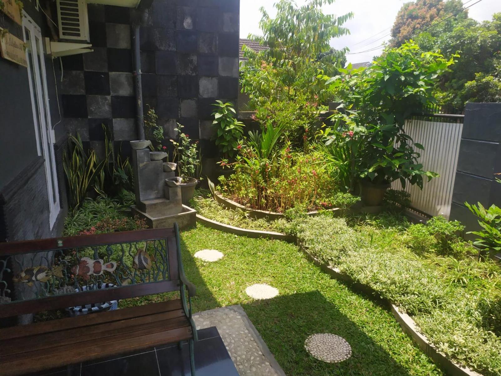 Endah Homestay Syariah ปูร์โวเคอร์โต ภายนอก รูปภาพ