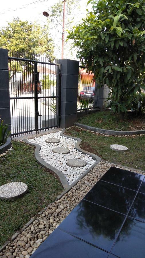 Endah Homestay Syariah ปูร์โวเคอร์โต ภายนอก รูปภาพ